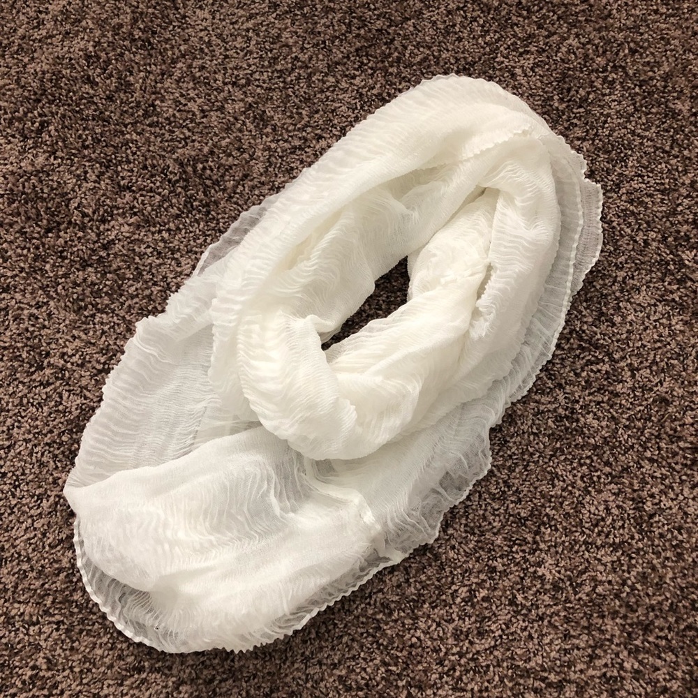 NWOT sheer infinity scarf